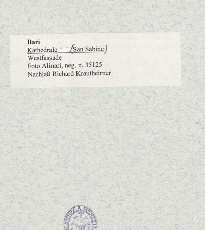 Rückseite von Alinari [https://www.deutsche-digitale-bibliothek.de/content/lizenzen/rv-ez/] CattedraleHauptfassade - Gesamtansicht von Westen, bh472214_recto. Foto.