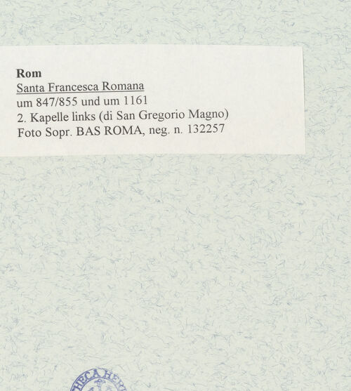 Rückseite von Sopr. BAS ROMA [https://www.deutsche-digitale-bibliothek.de/content/lizenzen/rv-ez/] Santa Maria Nova - 2. Kapelle links (di San Gregorio Magno), bh473087_recto. Foto.