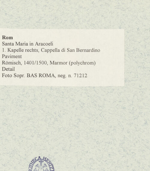 Rückseite von Sopr. BAS ROMA [https://www.deutsche-digitale-bibliothek.de/content/lizenzen/rv-ez/] BodenPaviment - Detail, bh474022_recto. Foto.