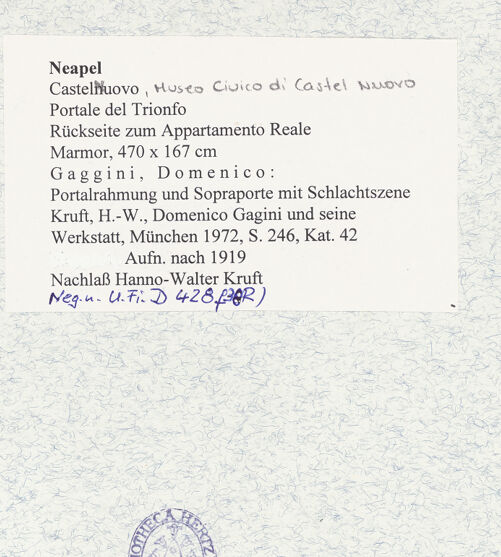 Rückseite von Bibliotheca Hertziana [https://www.deutsche-digitale-bibliothek.de/content/lizenzen/rv-fz/] Portale del TrionfoRückseite zum Appartamento Reale mit Schlachtszene - Fries, Schlachtszene, Detail, bh474328_recto. Foto.