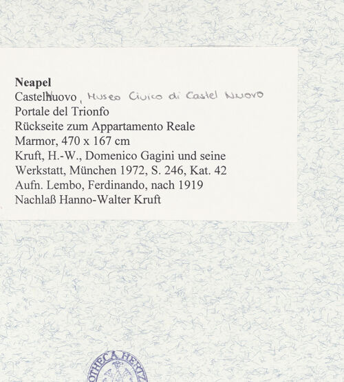 Rückseite von unbekannt [https://www.deutsche-digitale-bibliothek.de/content/lizenzen/rv-fz/] Portale del TrionfoRückseite zum Appartamento Reale mit Schlachtszene - Gesamtansicht, bh474330_recto. Foto: Lembo, Ferdinando.