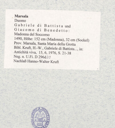 Rückseite von Bibliotheca Hertziana [https://www.deutsche-digitale-bibliothek.de/content/lizenzen/rv-fz/] Madonna del Soccorso (Madonna della Grotta; Sockel: die Anbetung des Christuskindes) - Gesamtansicht, bh474475_recto. Foto.