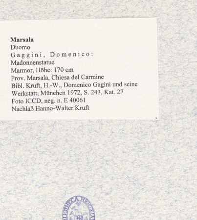 Rückseite von ICCD [https://www.deutsche-digitale-bibliothek.de/content/lizenzen/rv-ez/] Madonna - Gesamtansicht, bh474989_recto. Foto.