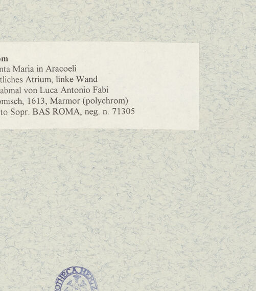 Rückseite von Sopr. BAS ROMA [https://www.deutsche-digitale-bibliothek.de/content/lizenzen/rv-ez/] Grabmal von Luca Antonio Fabi - Gesamtansicht, bh475384_recto. Foto.