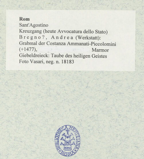 Rückseite von Vasari [https://www.deutsche-digitale-bibliothek.de/content/lizenzen/rv-ez/] Grabmal der Costanza Ammanati-Piccolomini (+1477)Giebeldreieck: Taube des heiligen Geistes - , bh477559_recto. Foto.