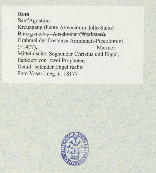 Rückseite von Vasari [https://www.deutsche-digitale-bibliothek.de/content/lizenzen/rv-ez/] Grabmal der Costanza Ammanati-Piccolomini (+1477)Mittelnische: Segnender Christus und Engel, flankiert von zwei Propheten - Detail: betender Engel rechts, bh477568_recto. Foto.