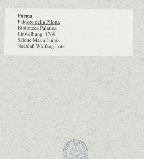 Rückseite von unbekannt [https://www.deutsche-digitale-bibliothek.de/content/lizenzen/rv-fz/] Palazzo della PilottaBiblioteca Palatina - Salone Maria Luigia, bh478708_recto. Foto.