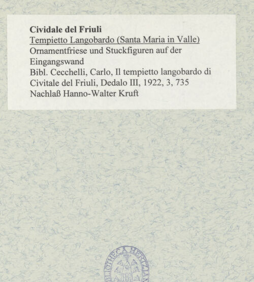 Rückseite von unbekannt [https://www.deutsche-digitale-bibliothek.de/content/lizenzen/rv-ez/] Dekoration der Westwand - Ornamentfriese und Stuckfiguren, Teilansicht, bh479483_recto. Foto.