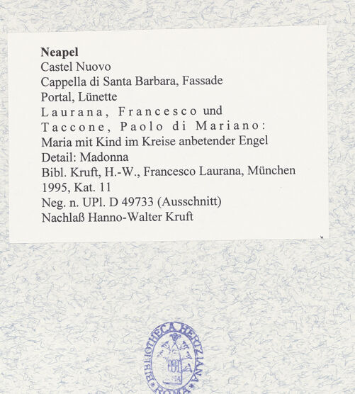 Rückseite von Bibliotheca Hertziana [https://www.deutsche-digitale-bibliothek.de/content/lizenzen/rv-fz/] PortaldekorationMaria mit Kind im Kreise anbetender Engel - Detail: Madonna, bh480089_recto. Foto.