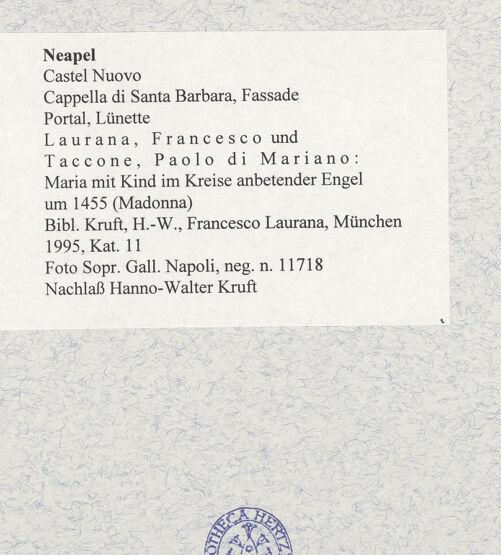 Rückseite von Sopr. Gall. Napoli [https://www.deutsche-digitale-bibliothek.de/content/lizenzen/rv-ez/] PortaldekorationMaria mit Kind im Kreise anbetender Engel - Gesamtansicht, bh480094_recto. Foto.