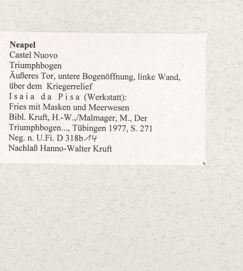 Rückseite von Bibliotheca Hertziana [https://www.deutsche-digitale-bibliothek.de/content/lizenzen/rv-fz/] Triumphbogen Alfonsos VFries mit Masken und Meerwesen - Detail: linker Teil, bh480704_recto. Foto.