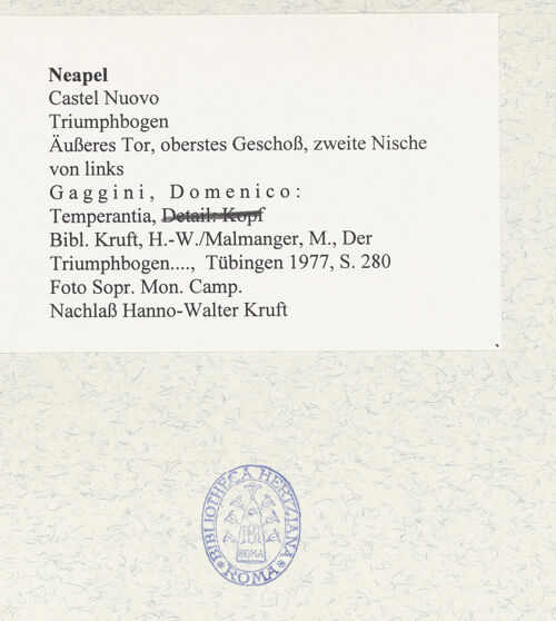 Rückseite von Sopr. BAS NA [https://www.deutsche-digitale-bibliothek.de/content/lizenzen/rv-ez/] Triumphbogen Alfonsos VTemperantia - Gesamtansicht, bh480717_recto. Foto.