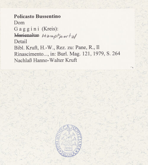 Rückseite von unbekannt [https://www.deutsche-digitale-bibliothek.de/content/lizenzen/rv-fz/] Hauptportal - Madonnarelief, Detail, bh482873_recto. Foto.