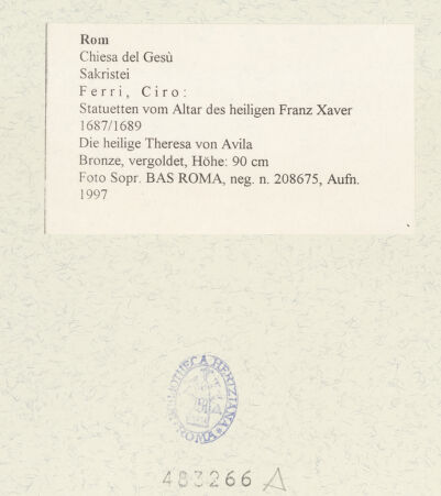 Rückseite von Sopr. BAS ROMA [https://www.deutsche-digitale-bibliothek.de/content/lizenzen/rv-ez/] Statuetten vom Altar des heiligen Franz XaverDie heilige Theresa von Avila - , bh483266_recto. Foto.