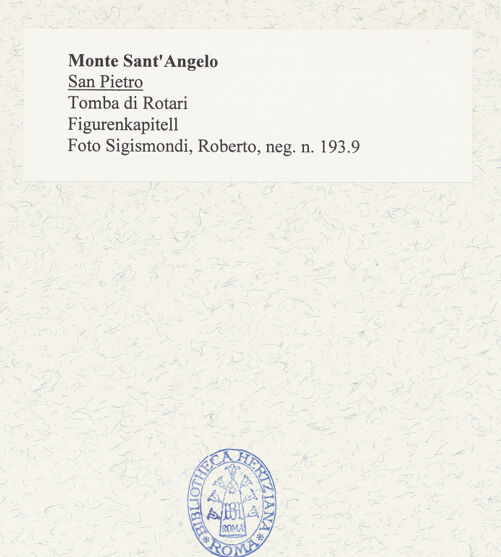 Rückseite von Sigismondi, Roberto [https://www.deutsche-digitale-bibliothek.de/content/lizenzen/rv-fz/] Kapitelle der PfeilerSüdösticher Pfeiler: Der Geizhals in der Hölle; Die Verkündigung an den Hirten - Die Verkündigung an den Hirten, bh484038_recto. Foto: Sigismondi, Roberto.