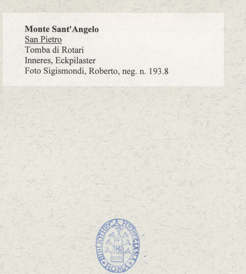 Rückseite von Sigismondi, Roberto [https://www.deutsche-digitale-bibliothek.de/content/lizenzen/rv-fz/] Tomba di Rotari (sog.)Innenraum - Südöstlicher Pfeiler, bh484039_recto. Foto: Sigismondi, Roberto.