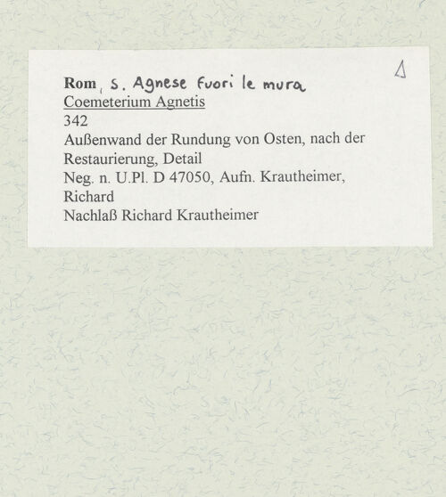 Rückseite von Bibliotheca Hertziana [https://www.deutsche-digitale-bibliothek.de/content/lizenzen/rv-fz/] Coemeterium Agnetis - Außenwand der Rundung von Osten, nach der Restaurierung, Detail, bh484426_recto. Foto: Krautheimer, Richard.