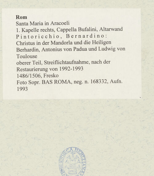 Rückseite von Sopr. BAS ROMA [https://www.deutsche-digitale-bibliothek.de/content/lizenzen/rv-ez/] Szenen aus dem Leben des heiligen Bernhardin von SienaChristus in der Mandorla und die Heiligen Berhardin, Antonius von Padua und Ludwig von Toulouse - oberer Teil, Streiflichtaufnahme, nach der Restaurierung, bh486181_recto. Foto.