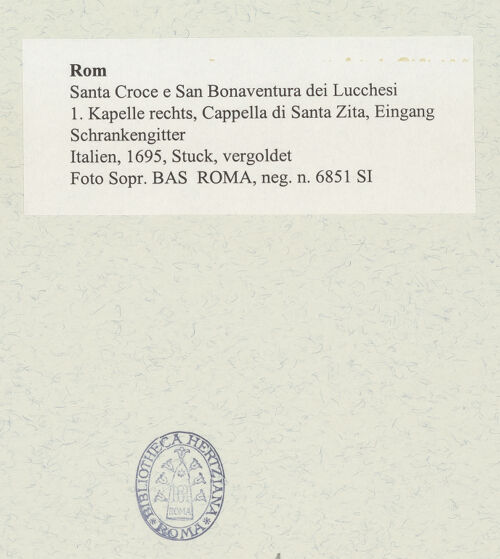 Rückseite von Sopr. BAS ROMA [https://www.deutsche-digitale-bibliothek.de/content/lizenzen/rv-ez/] Schrankengitter - , bh488865_recto. Foto.