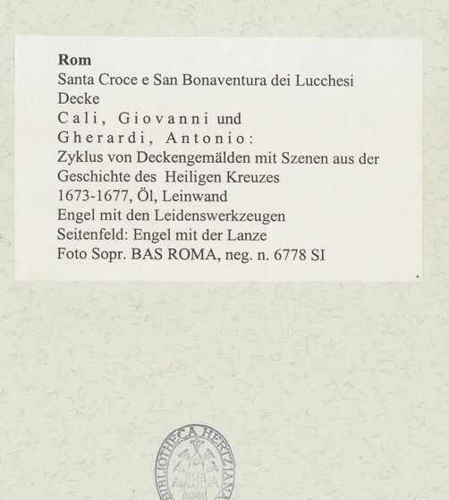 Rückseite von Sopr. BAS ROMA [https://www.deutsche-digitale-bibliothek.de/content/lizenzen/rv-ez/] Zyklus von Deckengemälden mit Szenen aus der Geschichte des Heiligen KreuzesEngel mit den LeidenswerkzeugenSeitenfeld: Engel mit der Lanze - , bh489212_recto. Foto.