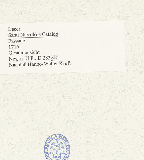Rückseite von Bibliotheca Hertziana [https://www.deutsche-digitale-bibliothek.de/content/lizenzen/rv-fz/] Santi Niccolò e CataldoHauptfassade - Gesamtansicht von Westen, bh490037_recto. Foto: Kruft, Hanno-Walter.