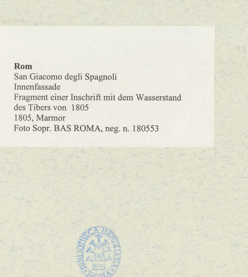 Rückseite von Sopr. BAS ROMA [https://www.deutsche-digitale-bibliothek.de/content/lizenzen/rv-ez/] Fragment einer Inschrift mit dem Wasserstand des Tibers von 1805 - , bh490977_recto. Foto.