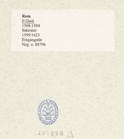 Rückseite von unbekannt [https://www.deutsche-digitale-bibliothek.de/content/lizenzen/rv-fz/] Il Gesù - Eingangstür, bh491898_recto. Foto.