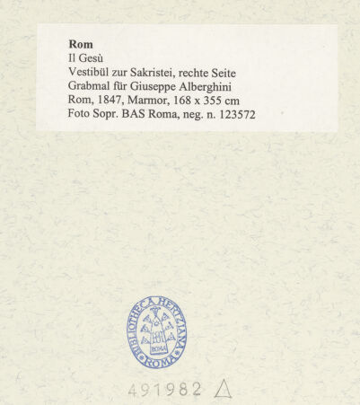 Rückseite von Sopr. BAS Roma [https://www.deutsche-digitale-bibliothek.de/content/lizenzen/rv-ez/] Grabmal für Giuseppe Alberghini - , bh491982_recto. Foto.