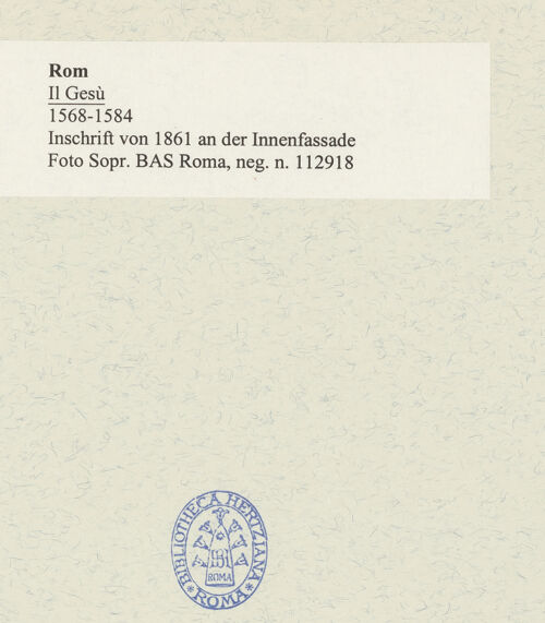 Rückseite von Sopr. BAS Roma [https://www.deutsche-digitale-bibliothek.de/content/lizenzen/rv-ez/] Inschrift "Alexander Torlonia (...)" - , bh492000_recto. Foto.