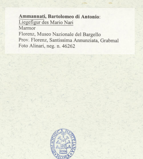 Rückseite von Alinari [https://www.deutsche-digitale-bibliothek.de/content/lizenzen/rv-fz/] Liegefigur des Mario Nari - , bh492406_recto. Foto.