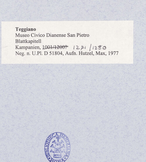 Rückseite von Bibliotheca Hertziana [https://www.deutsche-digitale-bibliothek.de/content/lizenzen/rv-fz/] Blattkapitell - Frontalansicht, bh492633_recto. Foto: Hutzel, Max.