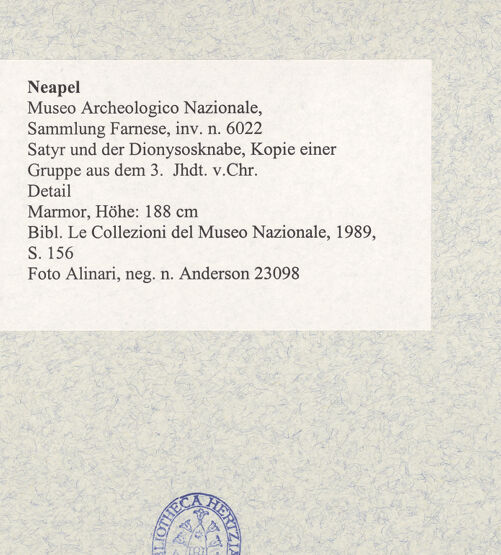Rückseite von Alinari [https://www.deutsche-digitale-bibliothek.de/content/lizenzen/rv-ez/] Satyr und der Dionysosknabe, Kopie einer Gruppe aus dem 3. Jahrhundert v.Chr. - Detail: Oberkörper, bh492985_recto. Foto.