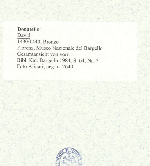 Rückseite von Alinari [https://www.deutsche-digitale-bibliothek.de/content/lizenzen/rv-ez/] David - Gesamtansicht von vorn, bh493209_recto. Foto.