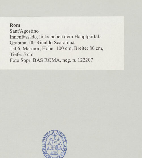 Rückseite von Sopr. BAS ROMA [https://www.deutsche-digitale-bibliothek.de/content/lizenzen/rv-ez/] Grabmal für Rinaldo Scarampa - Gesamtansicht, bh497568_recto. Foto.