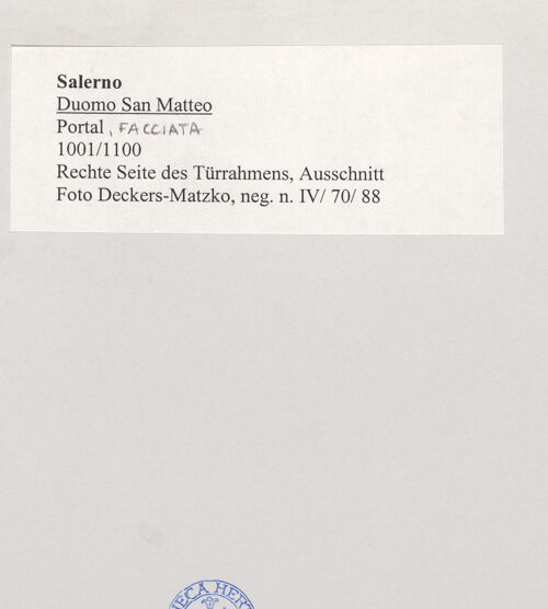 Rückseite von Deckers-Matzko [https://www.deutsche-digitale-bibliothek.de/content/lizenzen/rv-ez/] Mittleres PortalRechtes Gewände - Rechte Seite des Türrahmens, Ausschnitt, bh499998_recto. Foto: Deckers-Matzko, R.J..