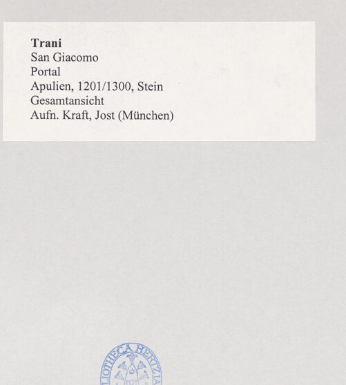 Rückseite von Kraft, Jost (München) [https://www.deutsche-digitale-bibliothek.de/content/lizenzen/rv-ez/] Portal - Gesamtansicht, bh500003_recto. Foto: Kraft, Jost (München).