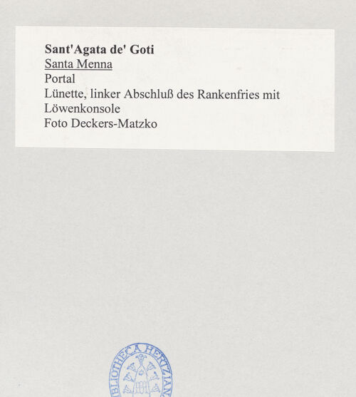 Rückseite von Deckers-Matzko [https://www.deutsche-digitale-bibliothek.de/content/lizenzen/rv-ez/] Hauptportal - Archivolte, linker Abschluss des Rankenfries mit Löwenkonsole, bh500031_recto. Foto: Deckers-Matzko, R.J..