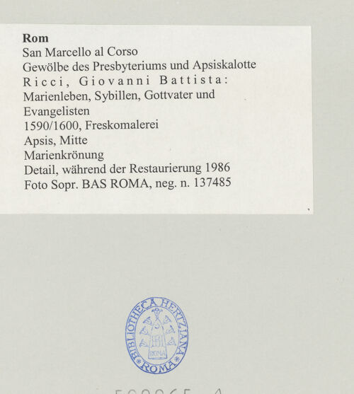 Rückseite von Sopr. BAS ROMA [https://www.deutsche-digitale-bibliothek.de/content/lizenzen/rv-ez/] Ausmalung der Wölbung von Apsis und ChorjochMarienkrönung - Detail, während der Restaurierung 1986, bh500065_recto. Foto.