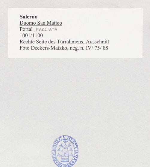 Rückseite von Deckers-Matzko [https://www.deutsche-digitale-bibliothek.de/content/lizenzen/rv-ez/] Mittleres PortalRechtes Gewände - Rechte Seite des Türrahmens, Ausschnitt, bh500176_recto. Foto: Deckers-Matzko, R.J..