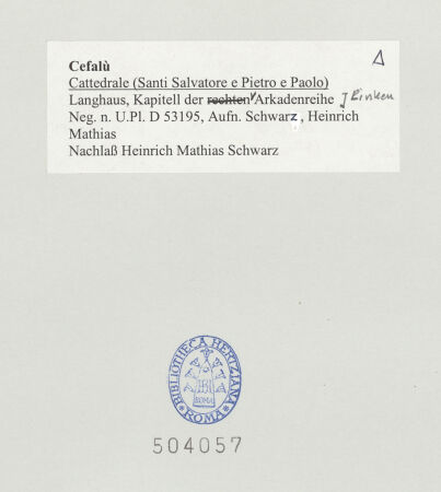 Rückseite von Bibliotheca Hertziana [https://www.deutsche-digitale-bibliothek.de/content/lizenzen/rv-fz/] Kapitelle des LanghausesFünftes Kapitell links - Seitenansicht, bh504057_recto. Foto: Schwarz, Heinrich Mathias.