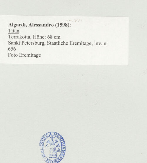 Rückseite von Eremitage [https://www.deutsche-digitale-bibliothek.de/content/lizenzen/rv-ez/] Statuette eines Titans - Gesamtansicht annähernd frontal, bh505486_recto. Foto.