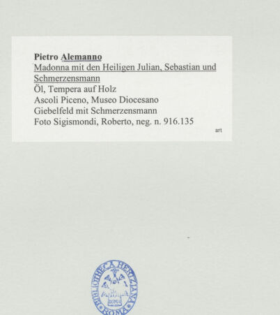 Rückseite von Sigismondi, Roberto [https://www.deutsche-digitale-bibliothek.de/content/lizenzen/rv-fz/] Schmerzensmann - Giebelfeld mit Schmerzensmann, bh506974_recto. Foto: Sigismondi, Roberto.