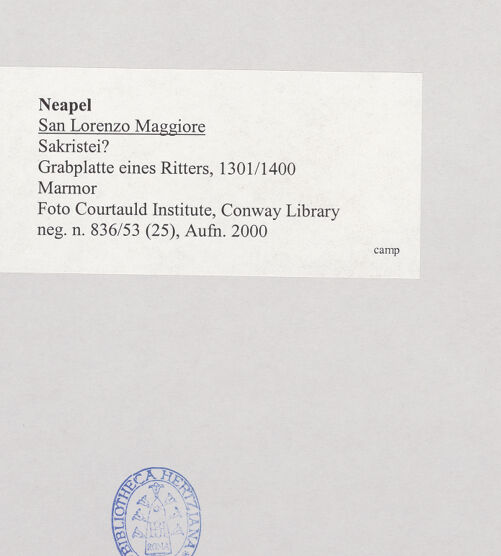 Rückseite von Courtauld Institute, Conway Library [https://www.deutsche-digitale-bibliothek.de/content/lizenzen/rv-ez/] Grabplatte eines Ritters - Gesamtansicht, bh508372_recto. Foto.