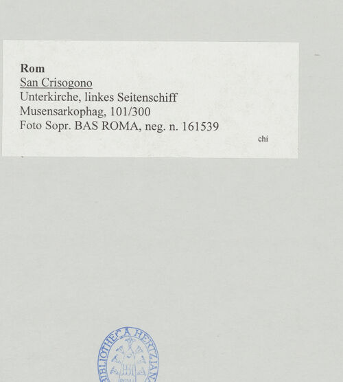 Rückseite von Sopr. BAS ROMA [https://www.deutsche-digitale-bibliothek.de/content/lizenzen/rv-ez/] Musensarkophag - , bh510920_recto. Foto.