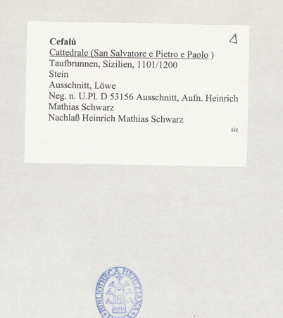 Rückseite von Bibliotheca Hertziana [https://www.deutsche-digitale-bibliothek.de/content/lizenzen/rv-fz/] Taufbrunnen - Ausschnitt, Löwe, bh511397_recto. Foto: Schwarz, Heinrich Mathias.