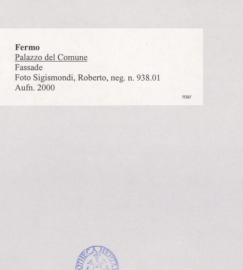 Rückseite von Sigismondi, Roberto [http://creativecommons.org/licenses/by-nc-sa/4.0/] Palazzo Comunale - Fassade, bh512481_recto. Foto: Sigismondi, Roberto.