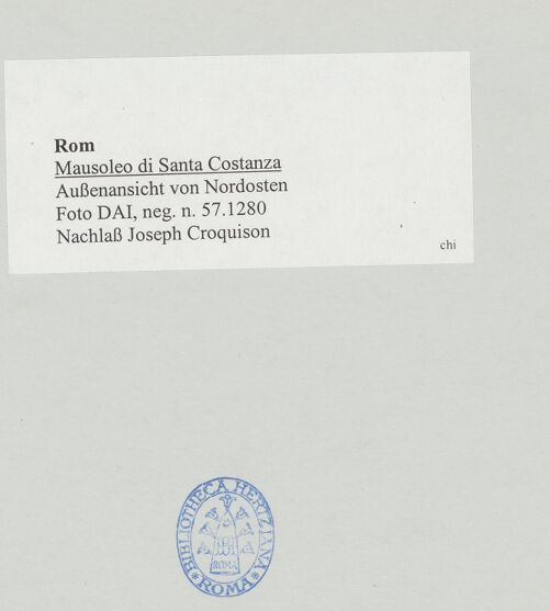 Rückseite von DAI [https://www.deutsche-digitale-bibliothek.de/content/lizenzen/rv-ez/] Mausoleo di Santa CostanzaAußenbau - Außenansicht von Nordosten, bh514082_recto. Foto.