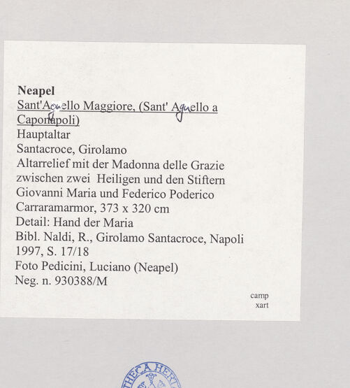 Rückseite von Pedicini, Luciano [https://www.deutsche-digitale-bibliothek.de/content/lizenzen/rv-ez/] Altarretabel mit der Madonna delle Grazie zwischen den heiligen Cataldus und Agnellus und den Stiftern Giovanni Maria Poderico und Federico PodericoMadonna delle Grazie - Detail: Hand der Maria, bh515357_recto. Foto: Pedicini, Luciano.