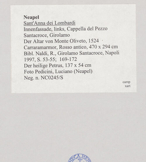 Rückseite von Pedicini, Luciano [https://www.deutsche-digitale-bibliothek.de/content/lizenzen/rv-ez/] Der Altar von Monteoliveto (Altare del Pezzo)Der heilige Petrus - Seitenansicht von links, bh517428_recto. Foto: Pedicini, Luciano.