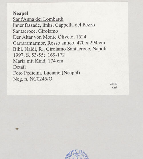 Rückseite von Pedicini, Luciano [https://www.deutsche-digitale-bibliothek.de/content/lizenzen/rv-ez/] Der Altar von Monteoliveto (Altare del Pezzo)Maria mit Kind - Detail: Maria, Kopf, bh517432_recto. Foto: Pedicini, Luciano.